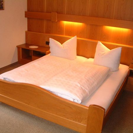 Garni Mathonerhof Hotel Ischgl Bagian luar foto