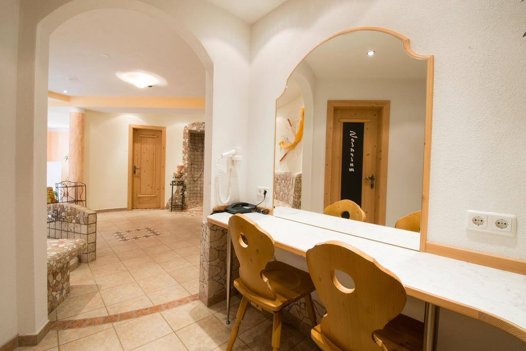 Garni Mathonerhof Hotel Ischgl Ruang foto